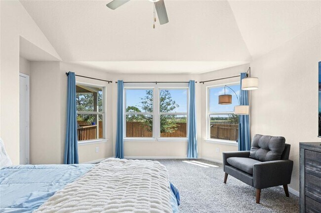 Building Photo - 2929 Greenbriar Rd