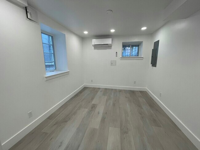 Building Photo - 3025 11th St NW
