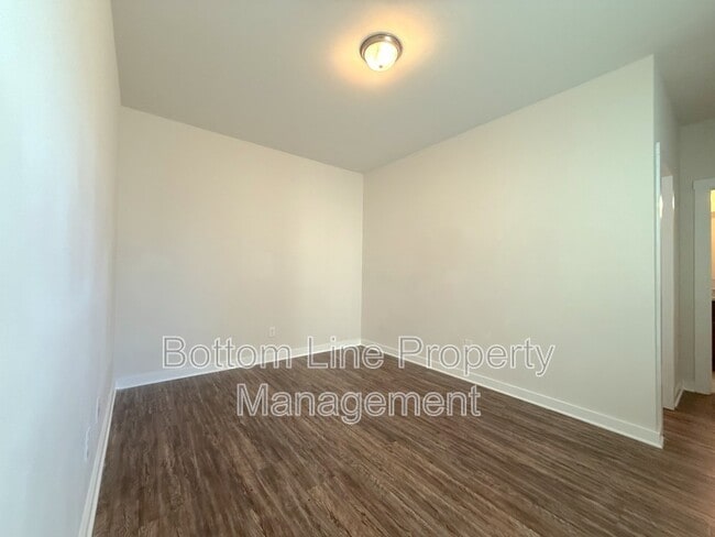 Building Photo - 706 Anglin Forest Way