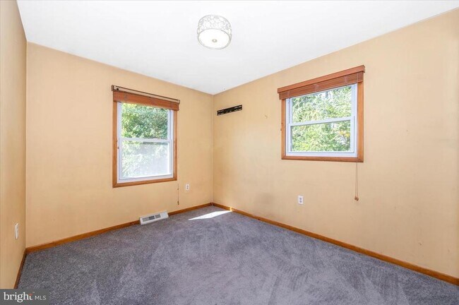 Building Photo - 11584 Liberty Oak Dr