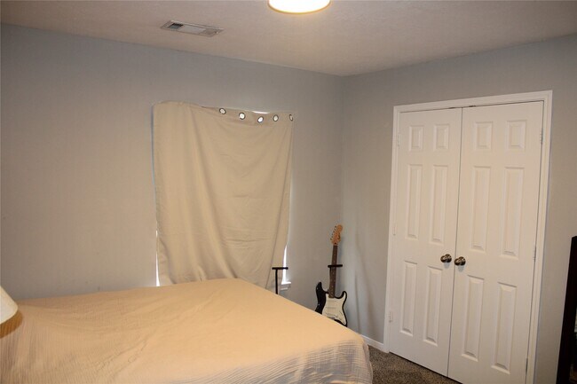 Building Photo - 7018 Crystal Dowels Dr
