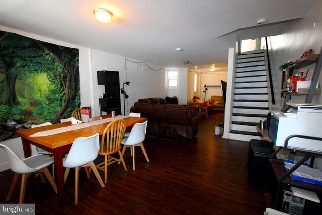 Building Photo - 3855 Fairmount Ave