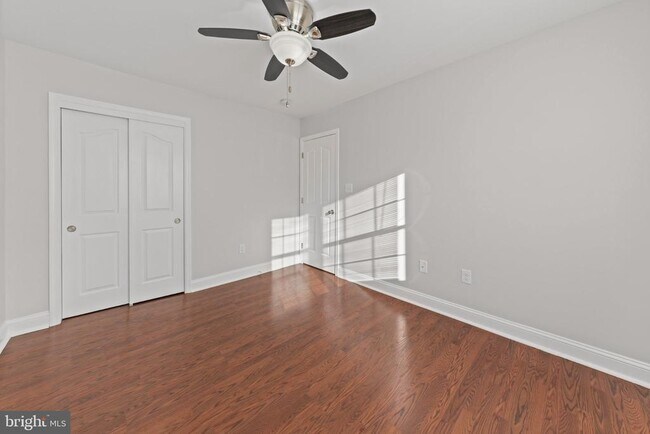 Building Photo - 5922 Cedonia Ave