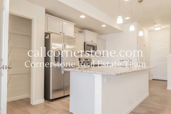 Building Photo - 1092 Petra Heights