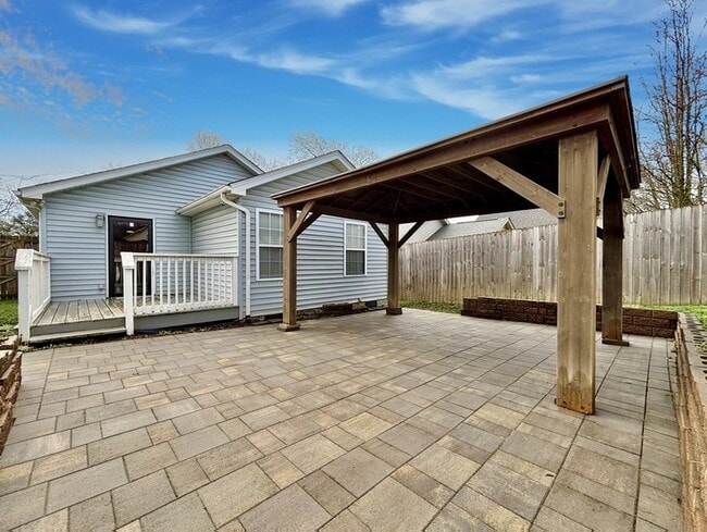 Building Photo - 1814 Glade St