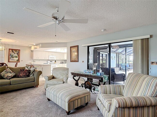 Building Photo - 290 Rotonda Cir