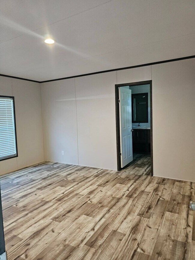 Building Photo - 2881 TX-110