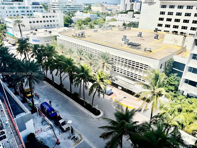 Building Photo - 100 Lincoln Rd