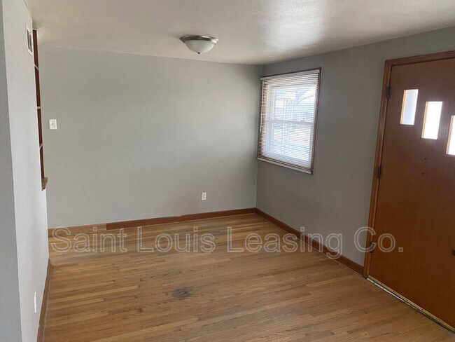 Building Photo - 50 St Edward Ln