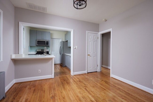 Building Photo - Charming 3BR/2BADetached Bungalow Blocks to the Arboretum is Move-in Ready!