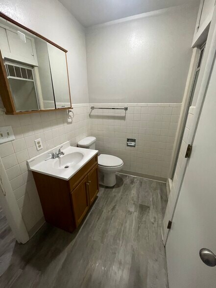 Building Photo - 1024 N Jefferson St