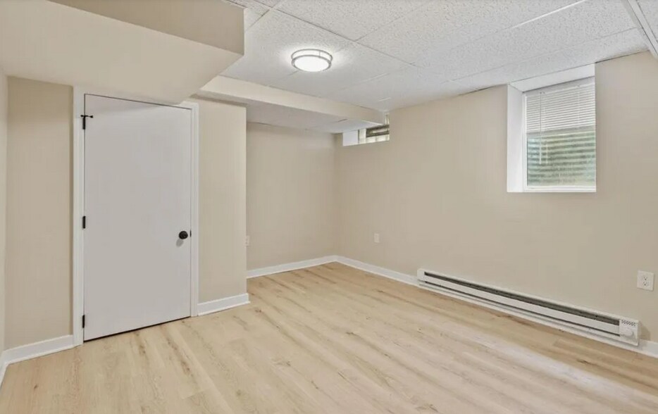 Building Photo - 2915 Lyndale Ave N