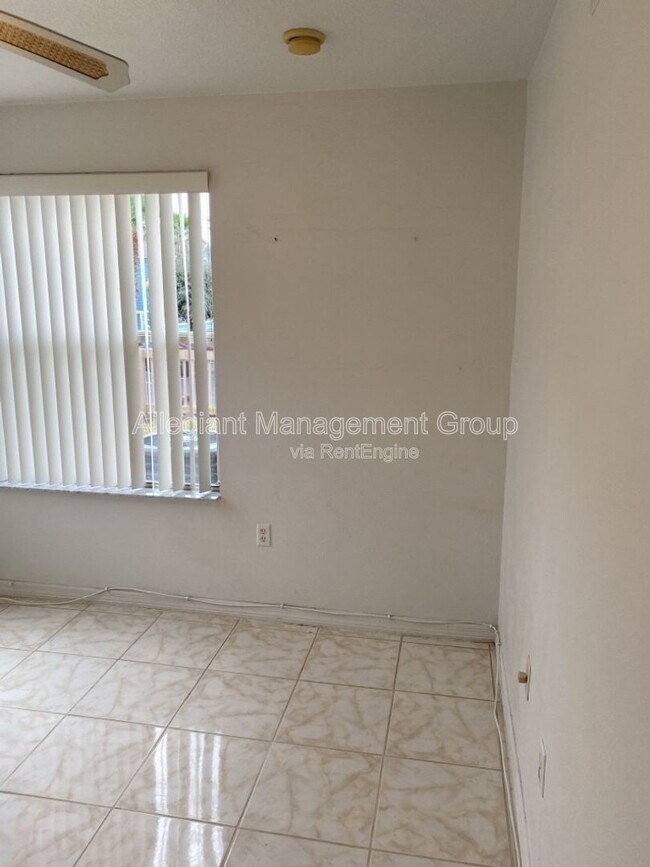 Building Photo - 8722 Rain Forest Pl