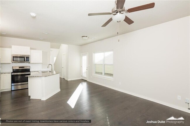 Building Photo - 1654 N Izard Ln