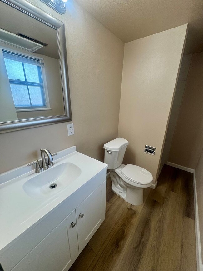 Building Photo - 4 Bedroom Home in Village 7, Centrally Loc...