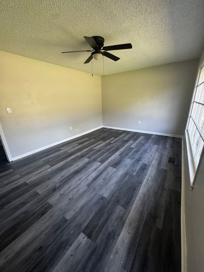 Building Photo - Brand new renovated home in Gallatin 4 bedrooms/2.5 Bathroom