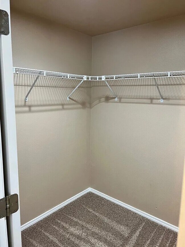 Building Photo - 8225 Sweetbrier Loop SE