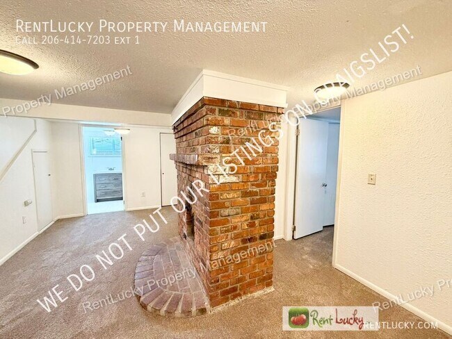 Building Photo - 5511 18th Ave S
