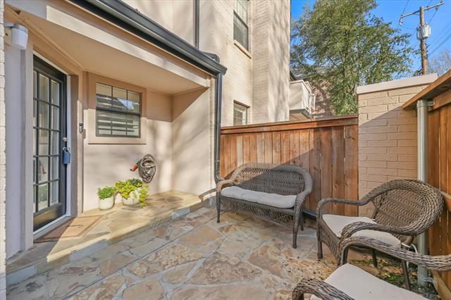 Building Photo - 3901 Travis St