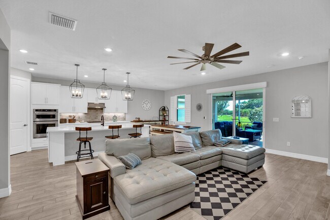 Building Photo - 10281 SW Captiva Dr