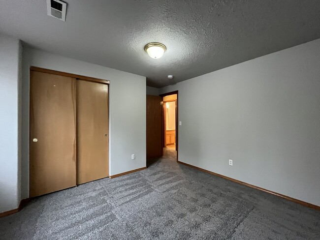 Building Photo - 3-Bed Home with Fireplace, Fenced Backyard, 2 Car Garage & Front Patio!