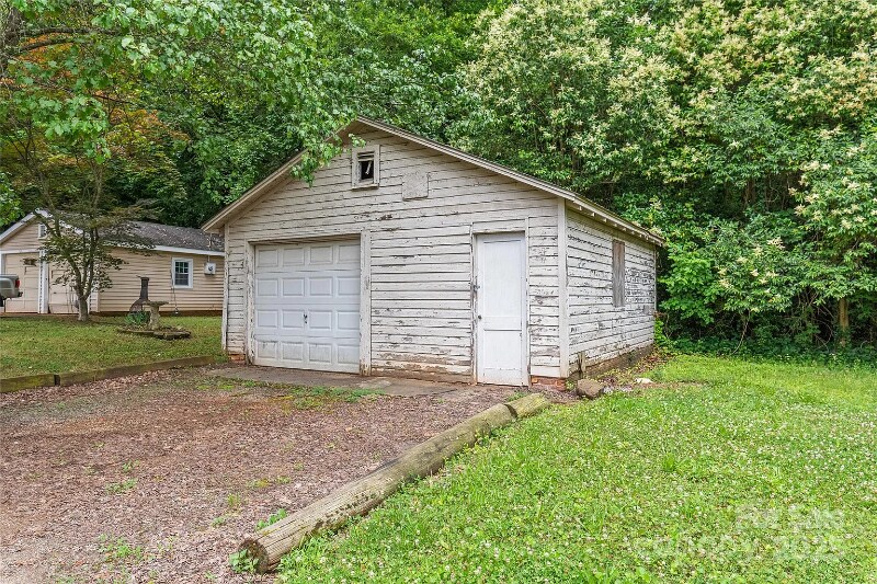 Building Photo - 2722 Eastway Dr