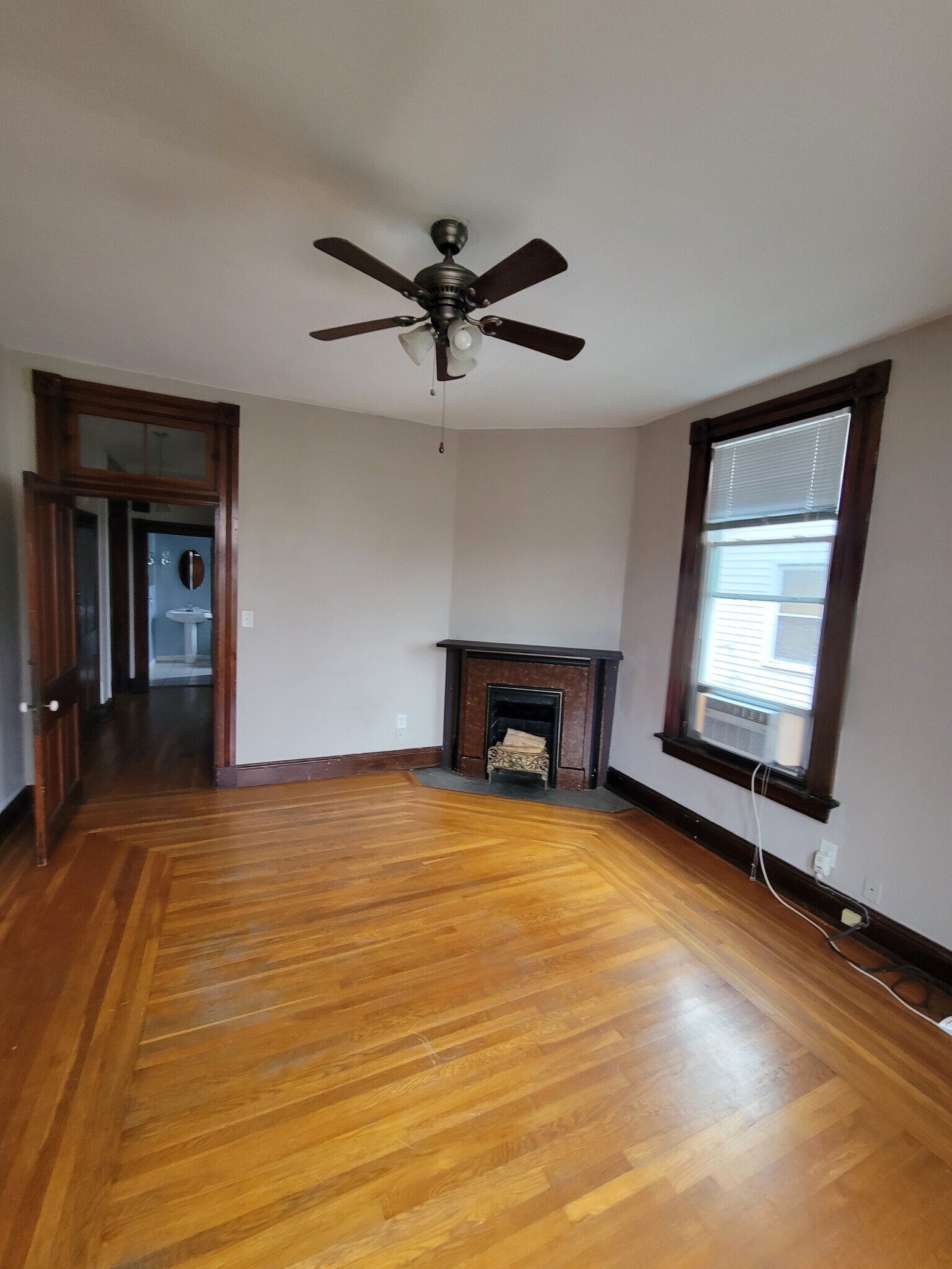 Building Photo - 416 6th Ave