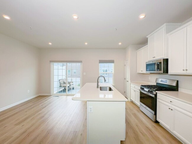 Building Photo - 72 Caswell Dr