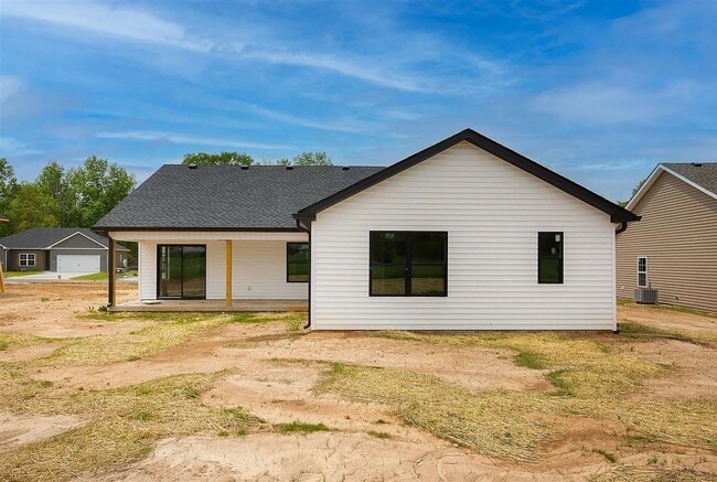 Building Photo - 3 Bed/2 Bath Home with 2 Car Garage