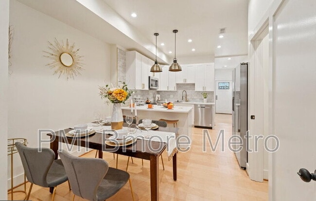 Building Photo - 2329 E Madison St