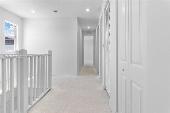 Building Photo - 12237 Green Oak Dr