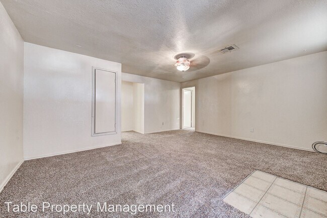 Building Photo - 5316 S Briarwood Dr
