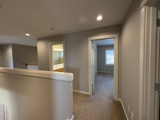 Building Photo - 10630 SW Kable St