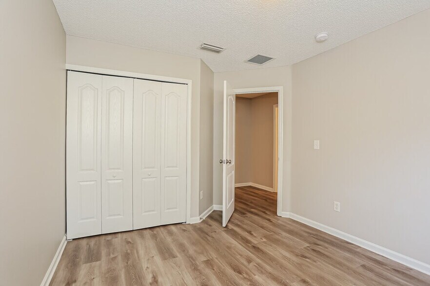 Building Photo - 12248 Pebble Point Dr W