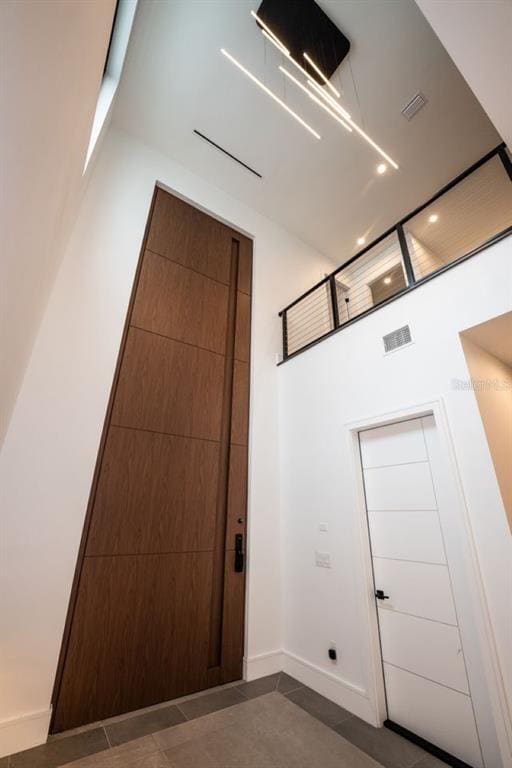 Building Photo - 3010 W Trilby Ave