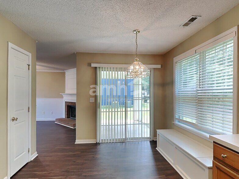Building Photo - 706 Bellmeade Bay Dr