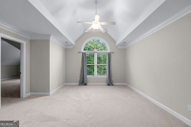 Building Photo - 340 Broadmoor Dr