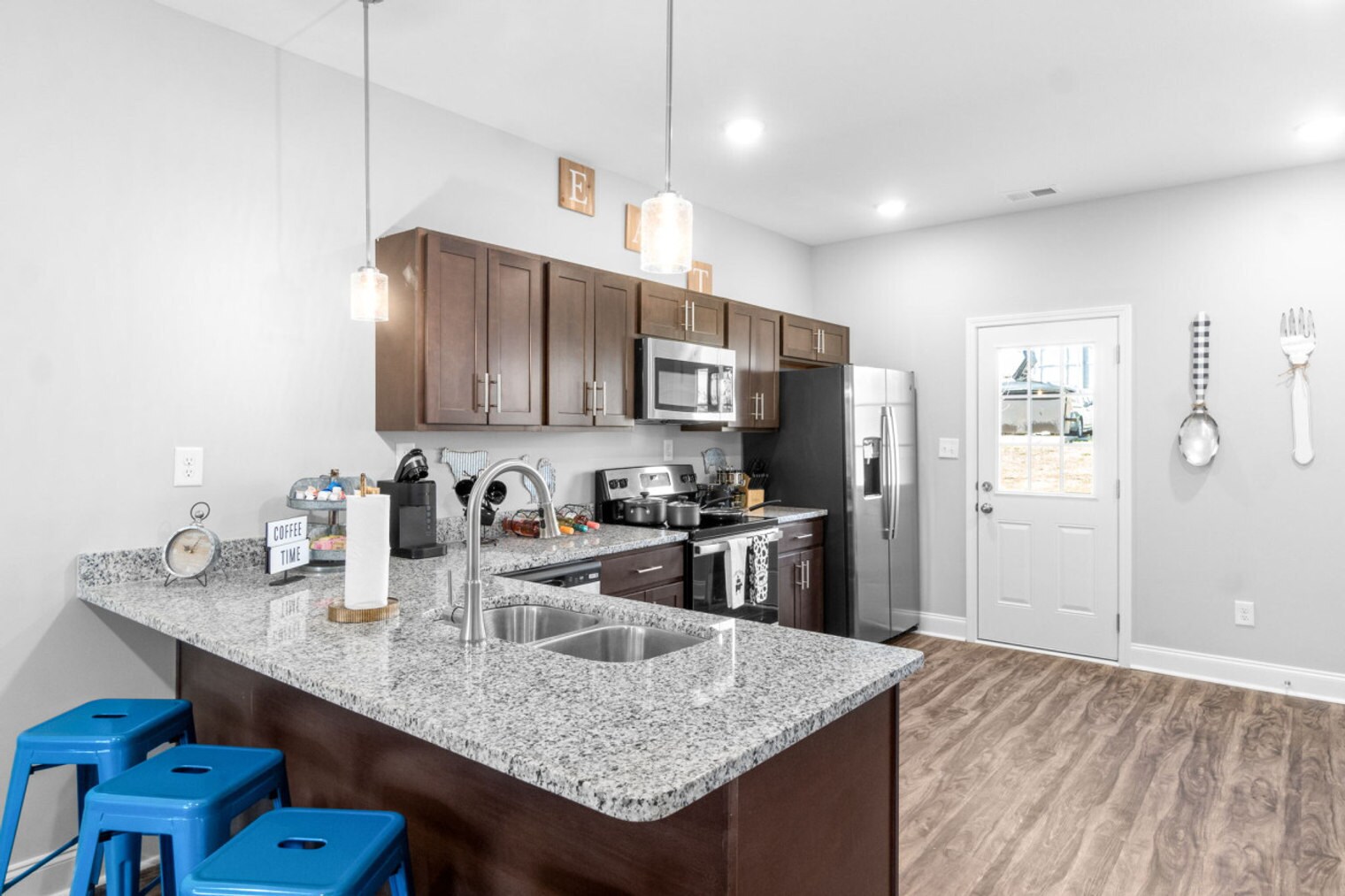 Building Photo - 541 New S Dr