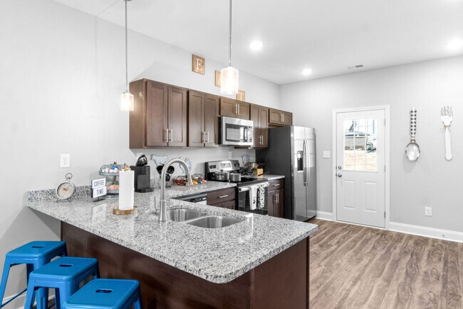 Building Photo - 541 New S Dr