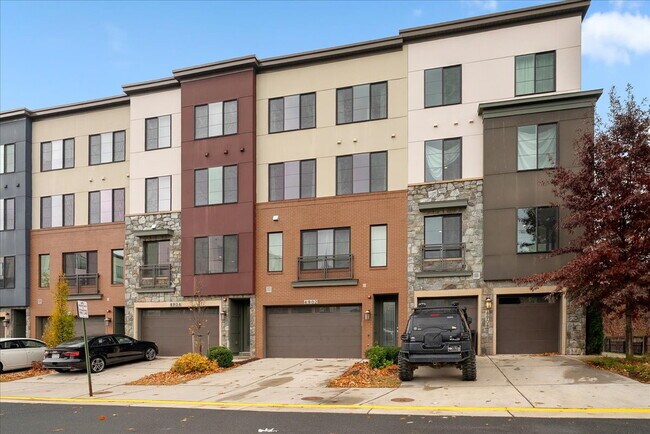 Building Photo - A Glimpse of Serene Living in Chantilly, VA