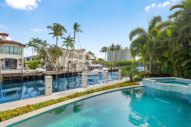 Building Photo - 863 Enfield St