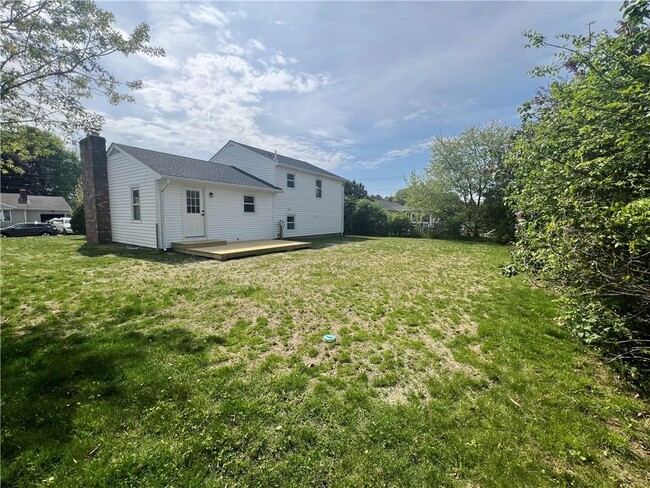 Building Photo - 143 Greenmeadow Cir