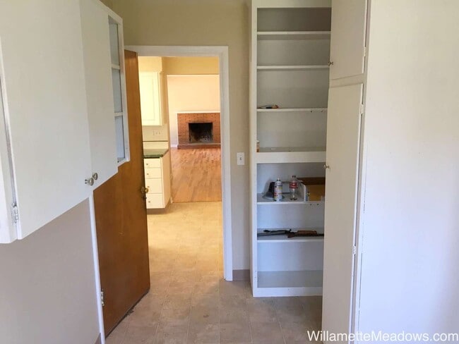 Building Photo - Charming Updated 3 Bedroom Home with A/C, Garage & Fenced Backyard in South Salem