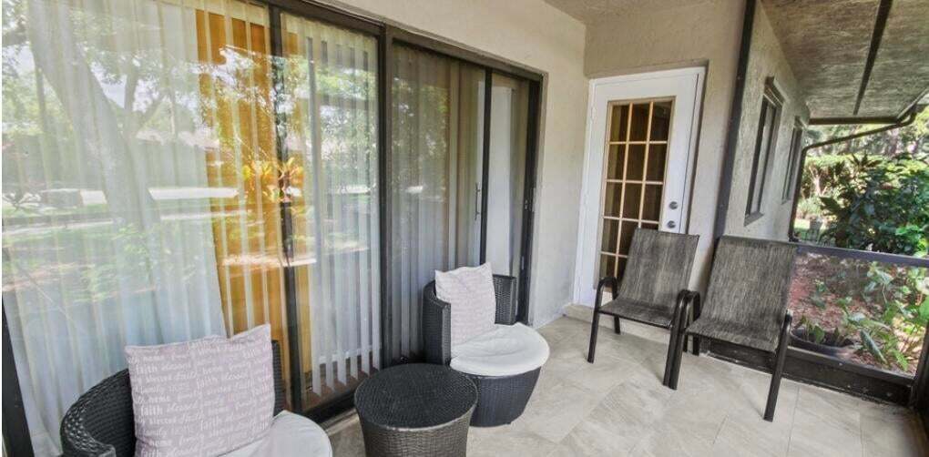 Building Photo - 7507 Greenlake Way