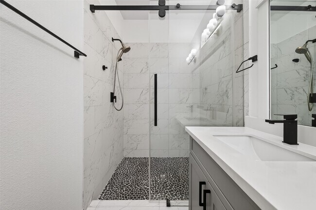 Building Photo - 314 Neyland St