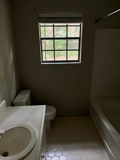 Building Photo - 3369 Trafalgar Square