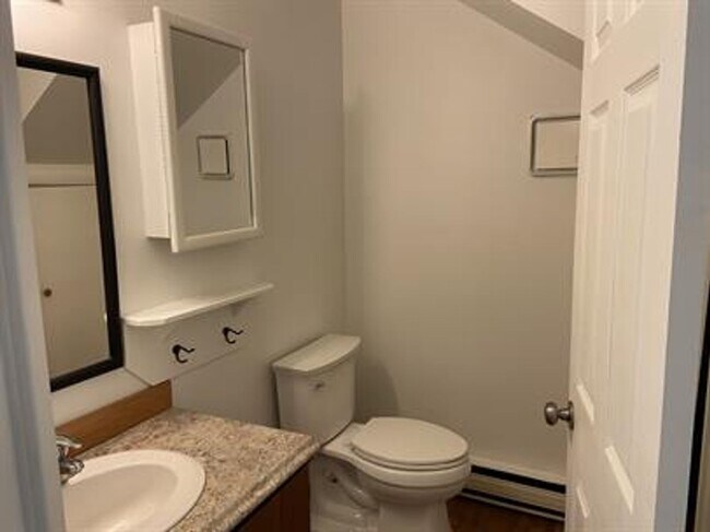 Building Photo - 500 S Circle Dr