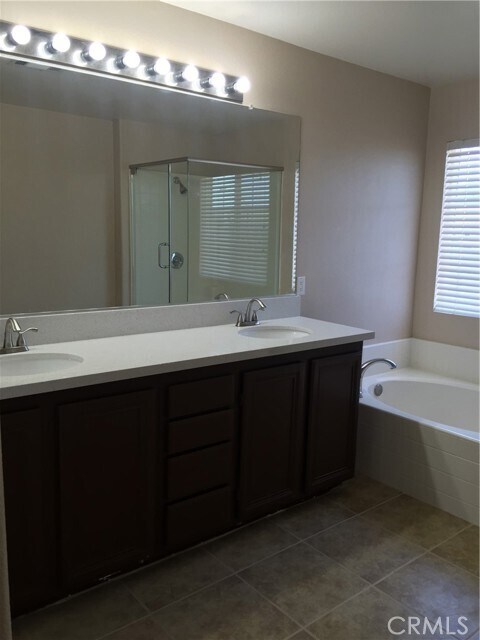 Building Photo - 26214 Manzanita St