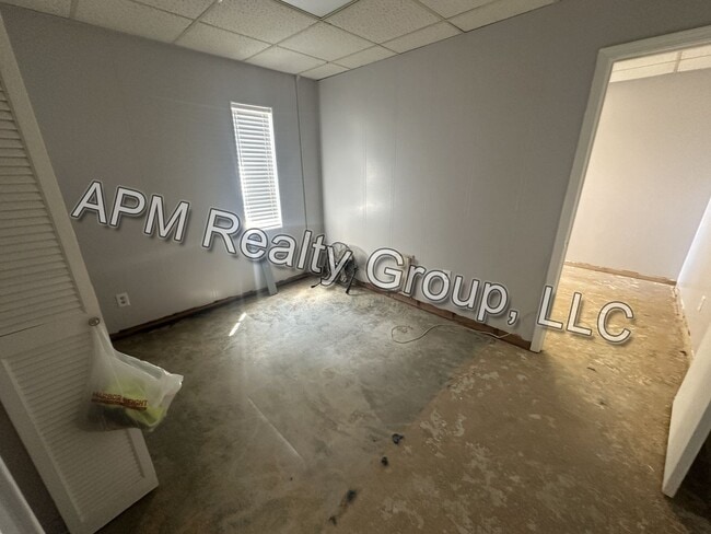 Building Photo - Commercial Space available! Six months FRE...