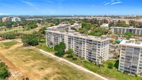 Building Photo - 2671 S Course Dr